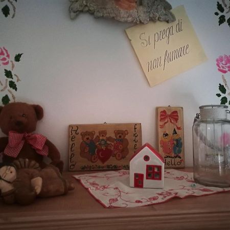 Casa Margherita Affittacamere B&B ฟอลลอนนีกา ภายนอก รูปภาพ