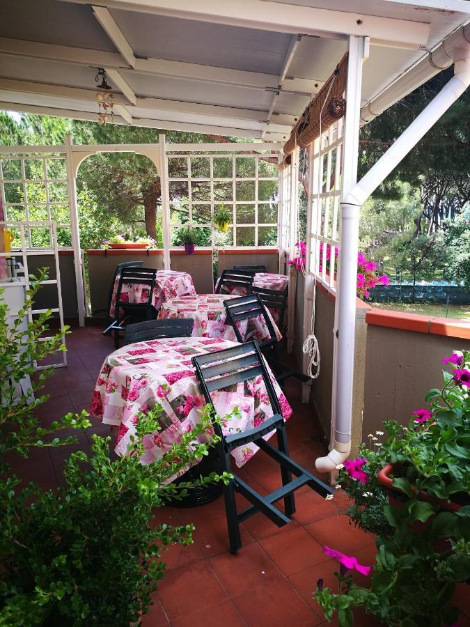 Casa Margherita Affittacamere B&B ฟอลลอนนีกา ภายนอก รูปภาพ
