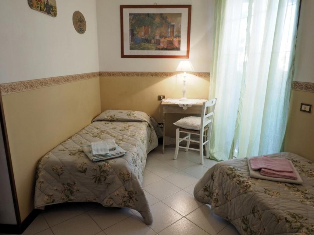 Casa Margherita Affittacamere B&B ฟอลลอนนีกา ภายนอก รูปภาพ