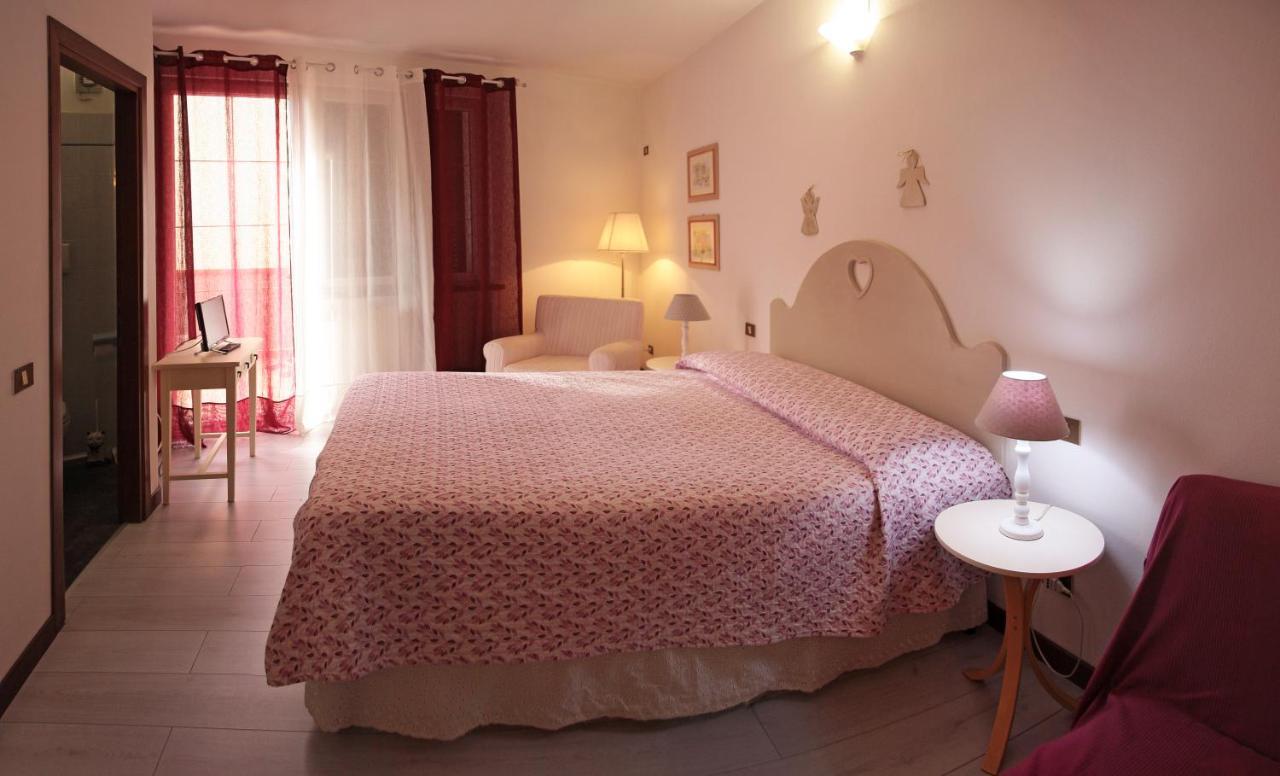 Casa Margherita Affittacamere B&B ฟอลลอนนีกา ภายนอก รูปภาพ