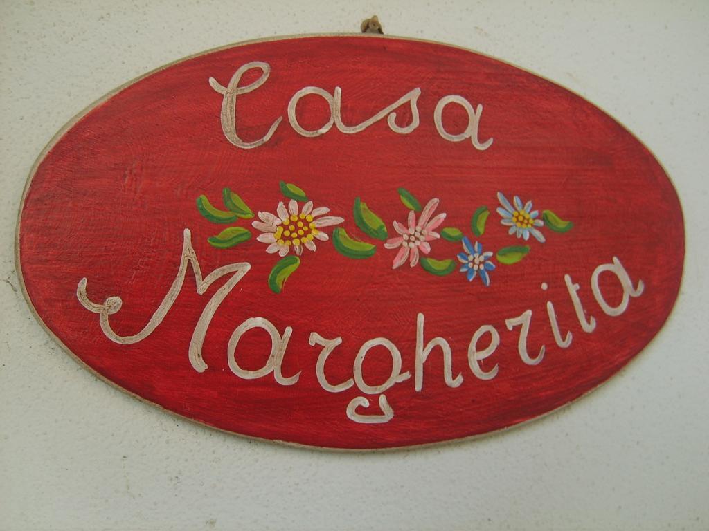 Casa Margherita Affittacamere B&B ฟอลลอนนีกา ภายนอก รูปภาพ